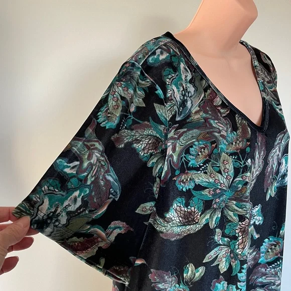 New with tags - Yesta Velour Midi Dress. Size 14 - Picture 5 of 12